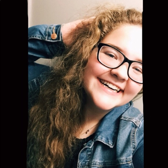 Meet your Posher, Christina - Picture 1 of 1